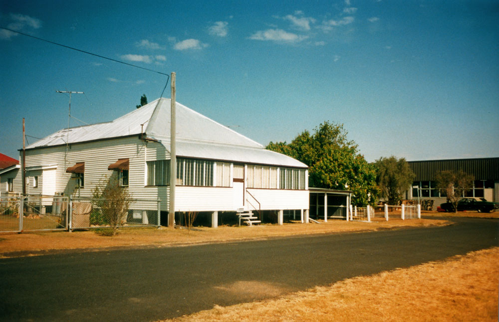 Colvin Street, No 1, North Ipswich, 1991