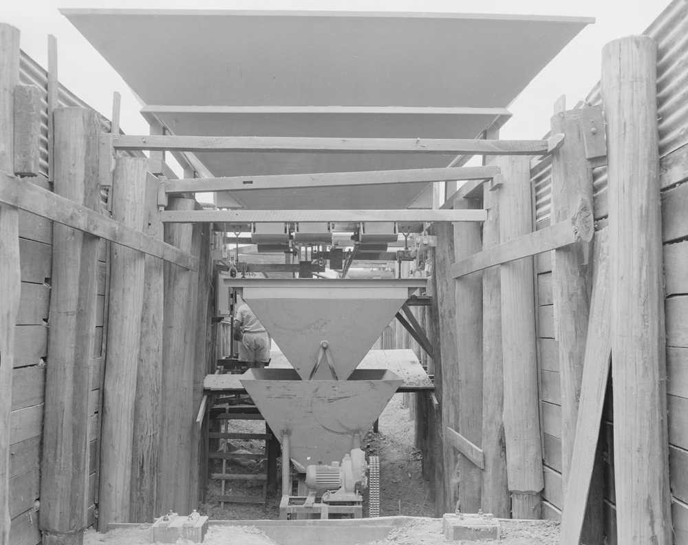 Pioneer Concrete Services Limited, Cement Chute,  Amberley, Ipswich, 1958