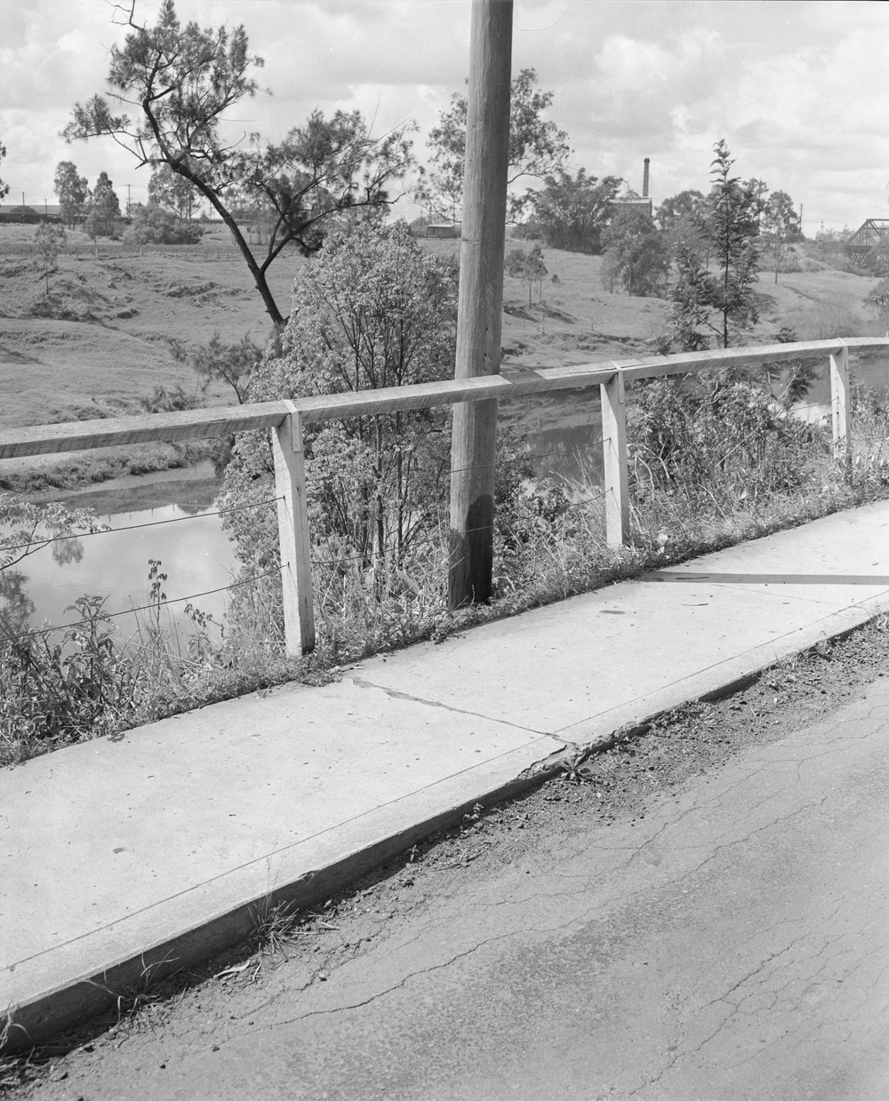 Roseberry Parade looking across Bremer River to North Ipswich, Ipswich, 1959