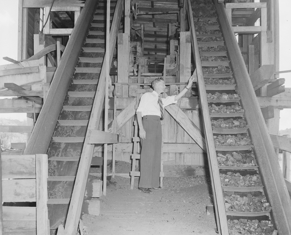 Worker at Aberdare No. 8 Colliery mine, Bundamba, Ipswich, 1959
