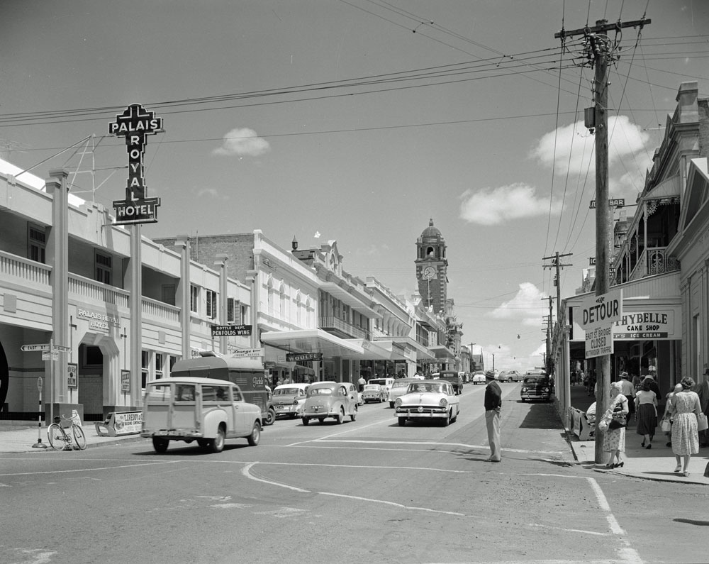 Brisbane and East Streets intersection, looking west along Brisbane Street, Ipswich, 1959
