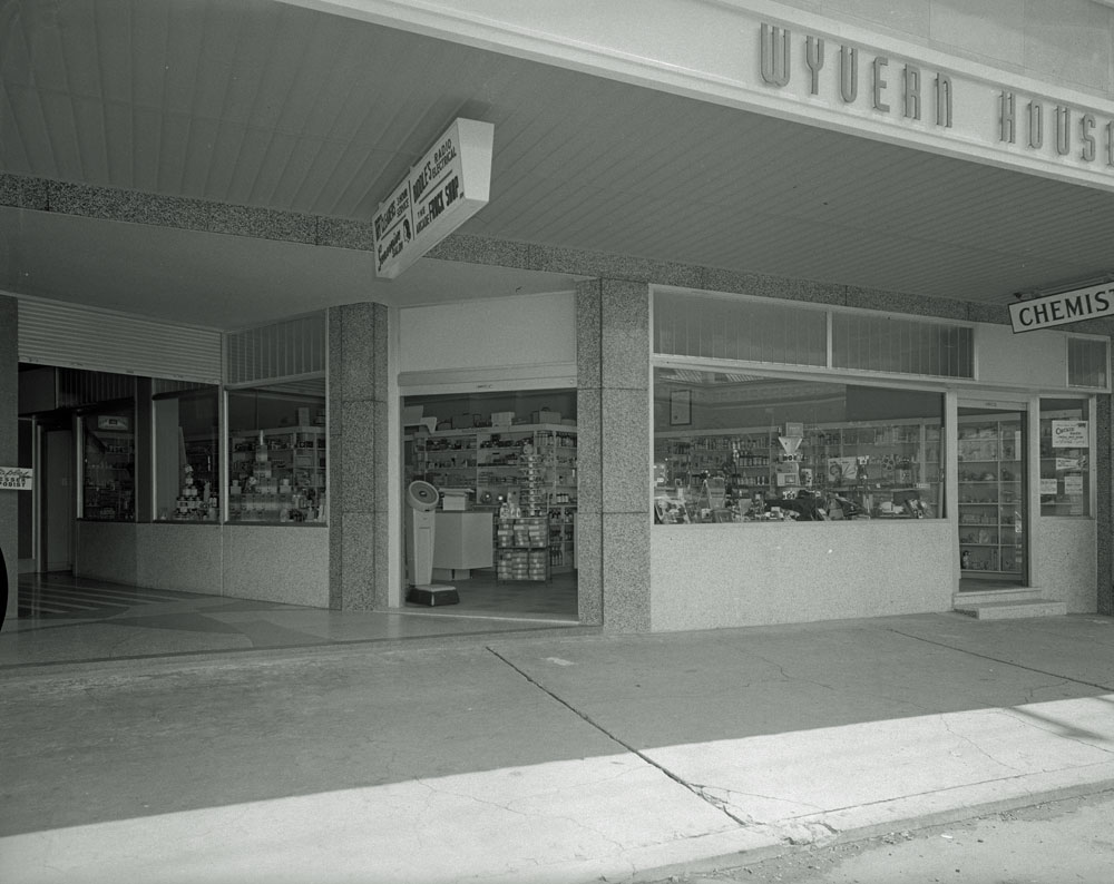 Wyvean House Pharmacy, exterior, 27 Ellenborough  Street, Ipswich, 1959