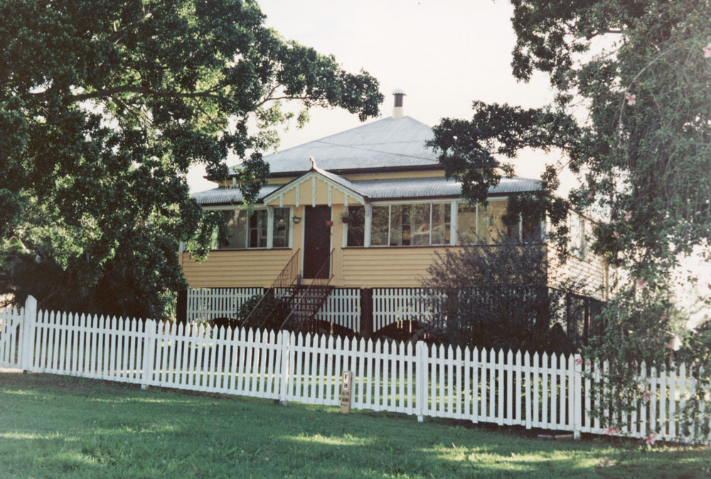 Station Road, No. 16  showing fig trees, Riverview, Ipswich, 1991