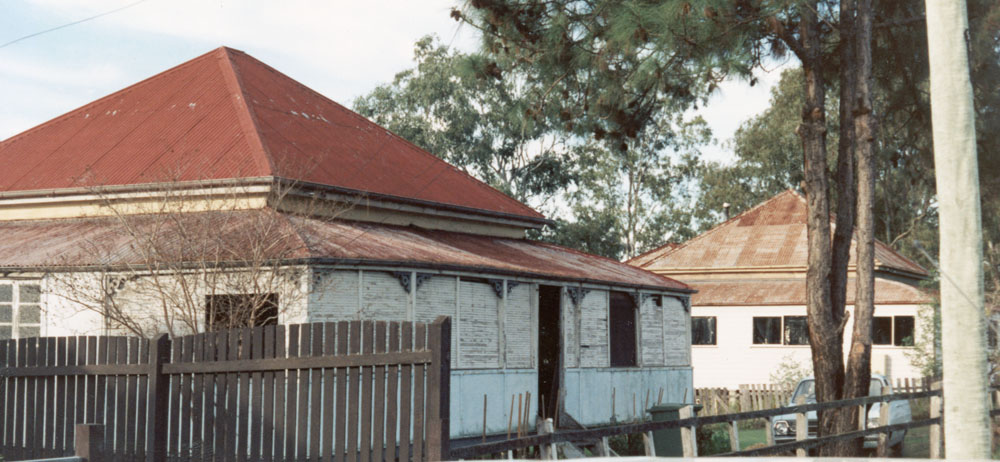 Hansells Parade, Nos. 22 and 24, Riverview, Ipswich, 1991