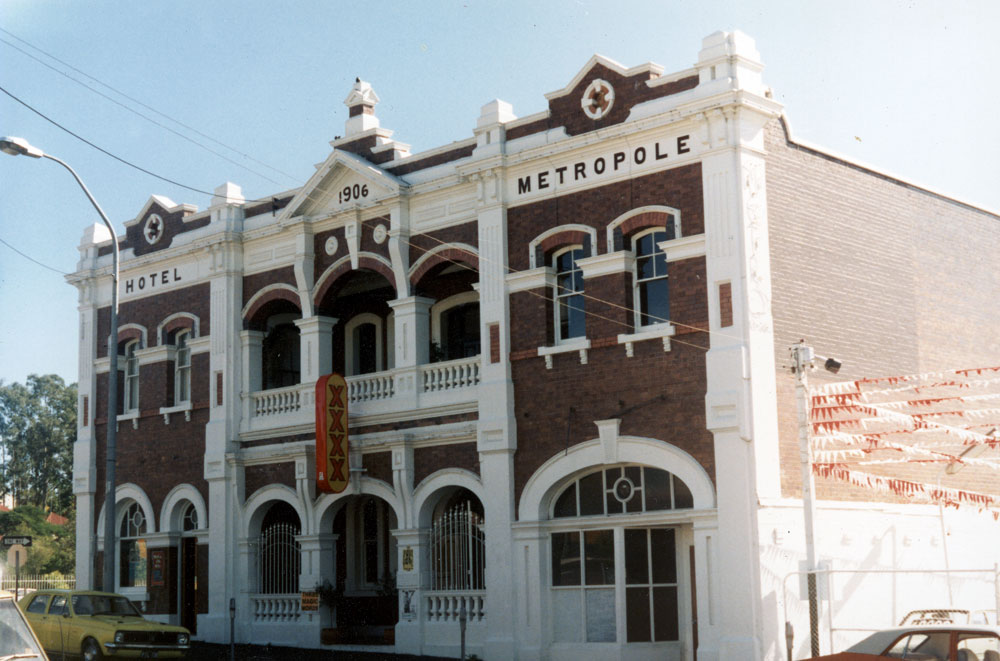 Hotel Metropole, 253 Brisbane Street, Ipswich, 1991
