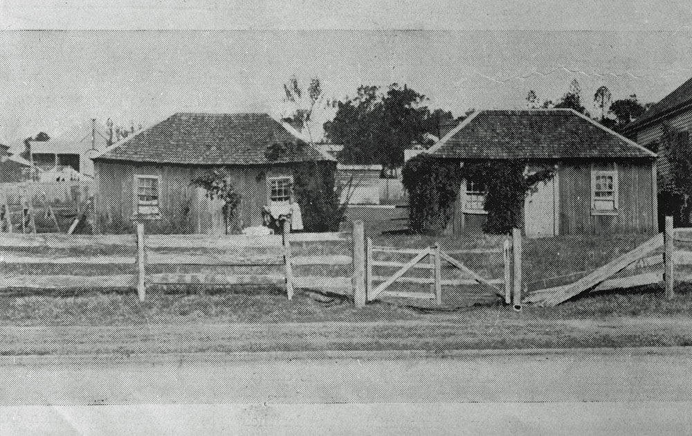 Shingle roof cottages, known as the 'Watkins twins', South Street, Ipswich, 1905 - 1906