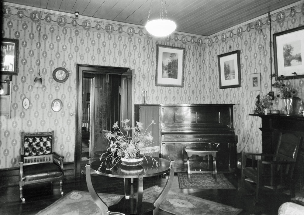 Moringa, home and surgery of Dr Mervyn Patterson, East Street, Ipswich, 1920s