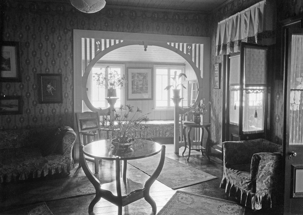 Moringa, home and surgery of Dr Mervyn Patterson, East Street, Ipswich, 1920s