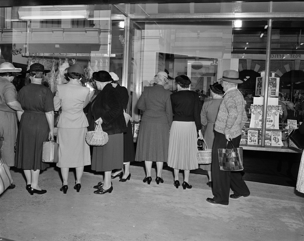 People outside Cribb &amp; Foote Food Hall during opening, Ipswich, 1940s