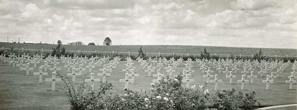 Grave markers at the USAF Military Cemetery , 19 Cemetery Road, Raceview, Ipswich, 1942-1947