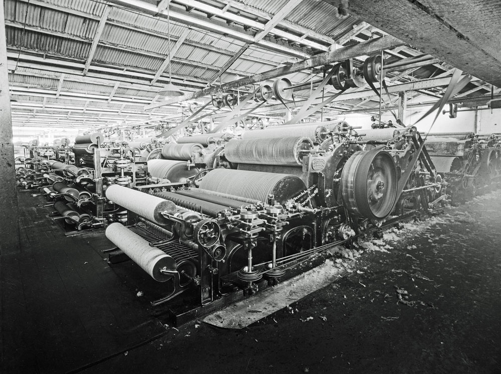 Textile machines at the Ipswich Woollen Mill, Joyce Street, East Ipswich, 1935