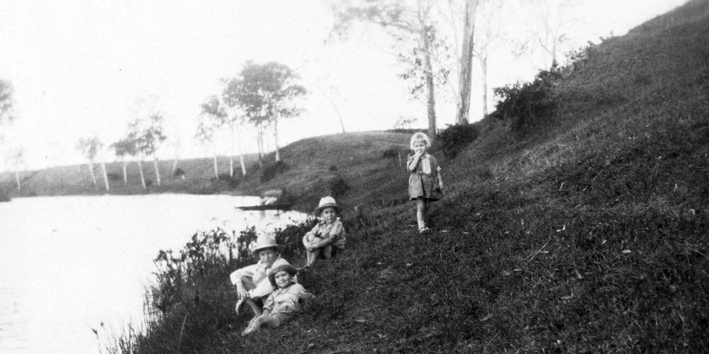 Banks of the Bremer River, Basin Pocket, c.1930s