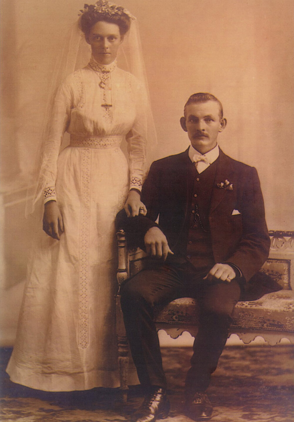 Wedding photograph of Carl Francis Schmeider and Martha Elizabeth Grills (1912)