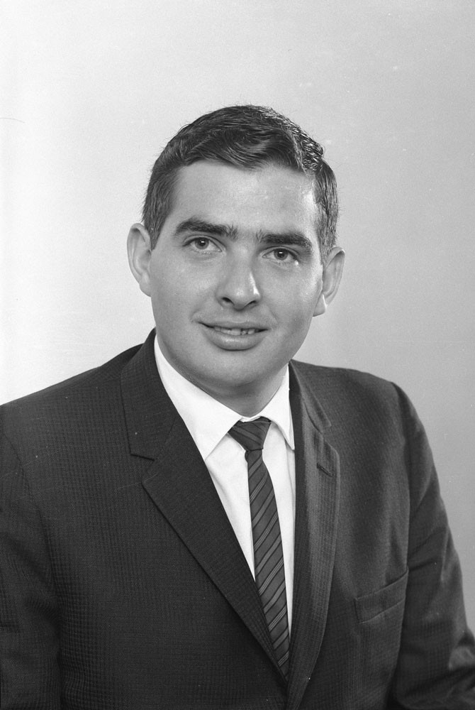 Unidentified sales representative, McKenzie &amp; Jackson, Ipswich, 1963