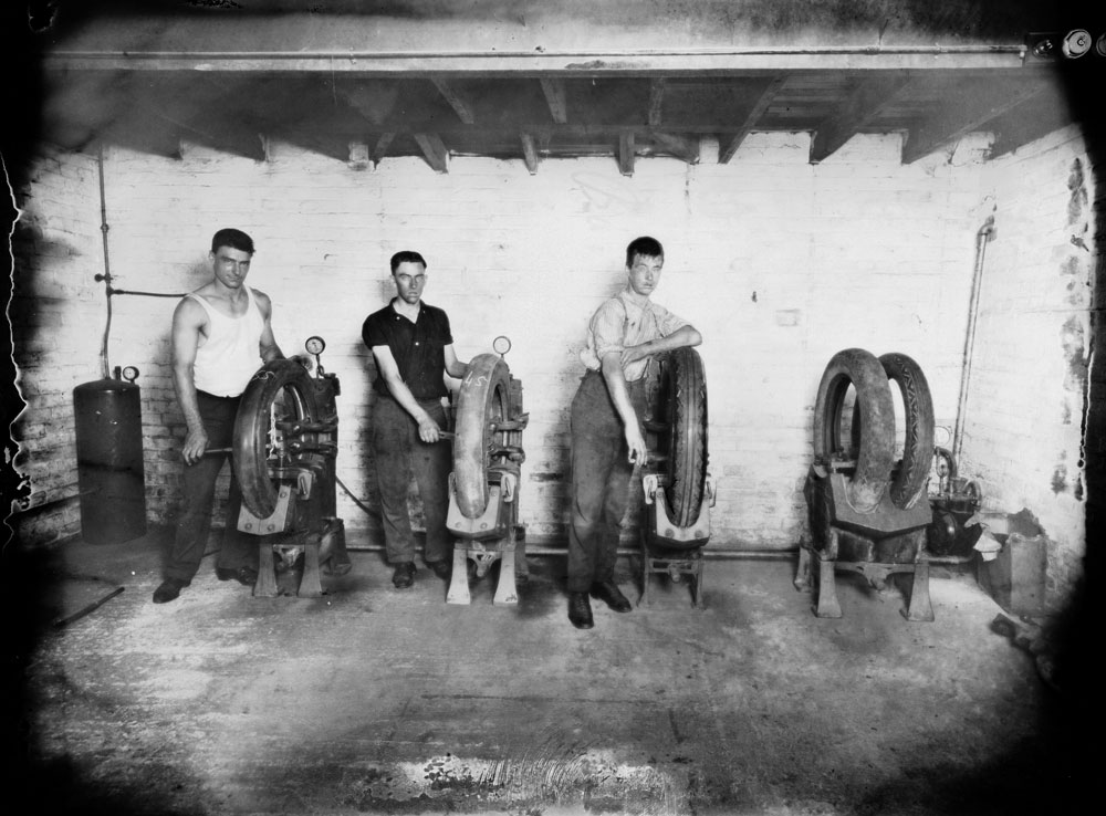 Ipswich Vulcanisers and Rubber Works workers, Ipswich, n.d.