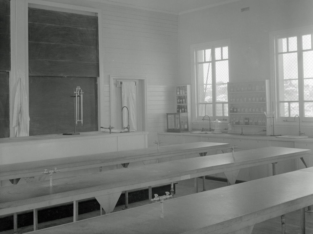 Ipswich Grammar School Science classroom, Ipswich, 1954