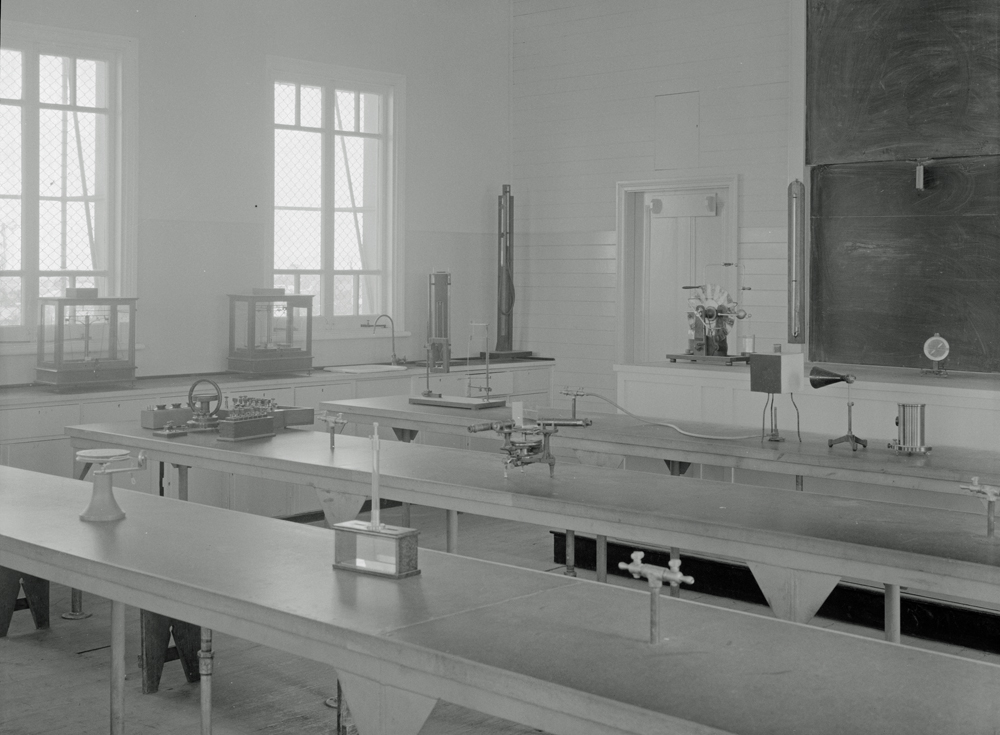 Ipswich Grammar School Science classroom, Ipswich, 1954