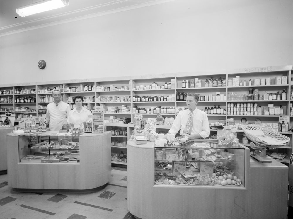 Staff in the Ipswich and West Moreton UFS Dispensary, 146 Brisbane Street, Ipswich,1954