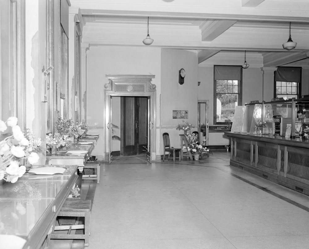 Commonwealth Bank flower display, corner Brisbane and Nicholas Streets, Ipswich, 1955