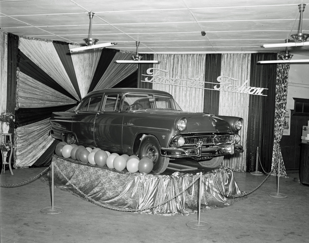 Display of a Ford Customline at Modern Motors, Ipswich, 1955