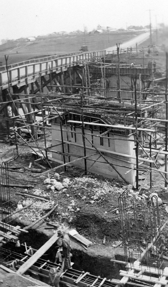 Building of One Mile bridge, Ipswich, 1935