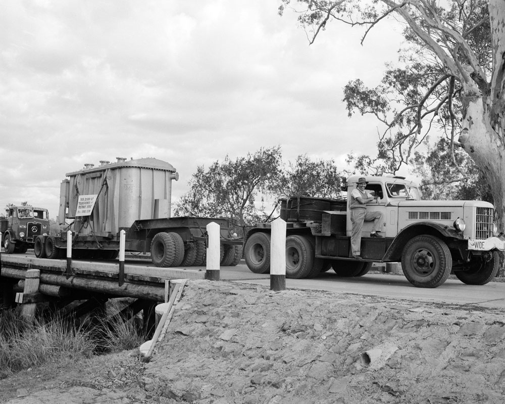 Southern Electric Authority of Queensland Transformer en route to Postman's Ridge via Ipswich, 1957