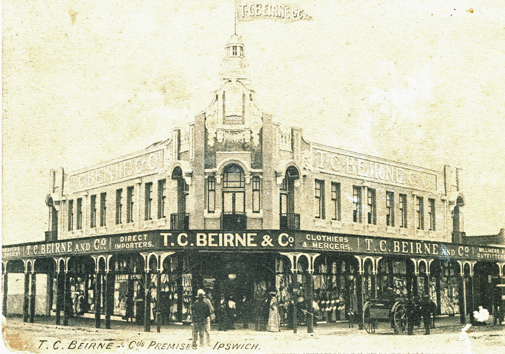 Both sides of postcard from T. C. Beirne advertising boot sale, Ipswich, 1904