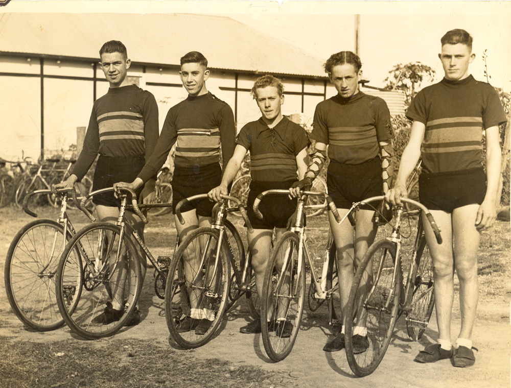 Ipswich Junior Cycling team, 1937