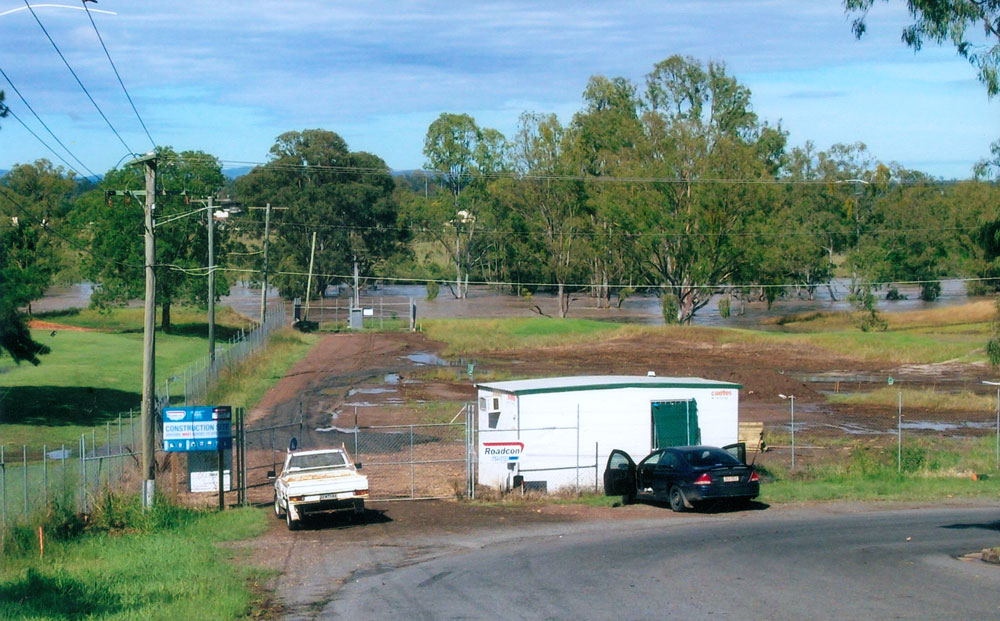 Flooded Bremer River at end of Samford Road, Leichhardt, Ipswich, 2008