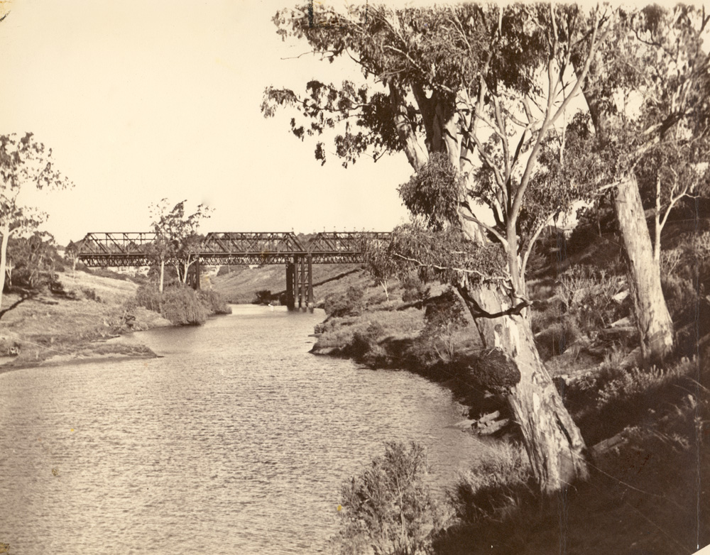 Railway bridge over the Bremer River, Ipswich, c.1940s