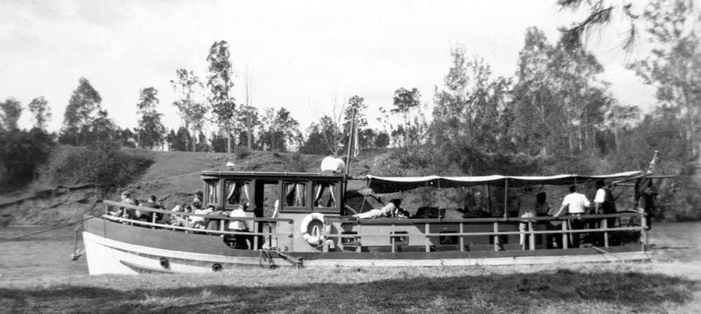 Percy Mander's boat, the Srednam, 1940s