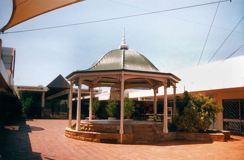 Rotunda on the Ipswich Mall, Nicholas Street, Ipswich, 1991