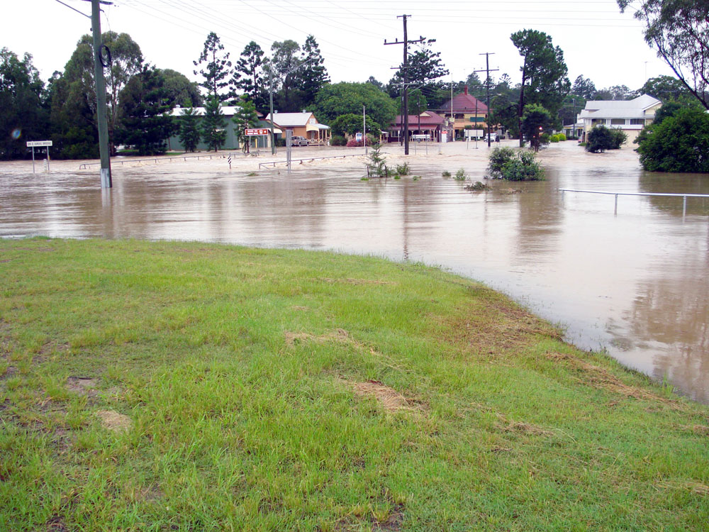 Edmond Street, during flood, Marburg, Ipswich, 2011
