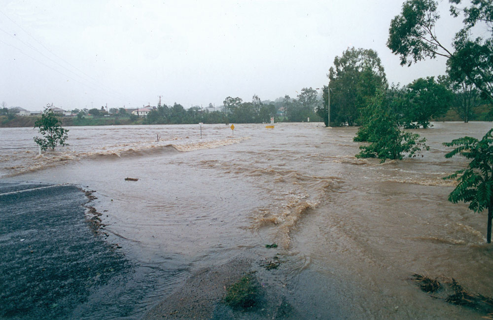 One Mile Bridge in flood, One Mile, Ipswich, 1996