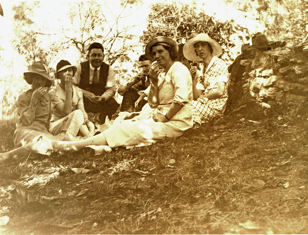 Staff from Frank E Duncalfe's Men's Store in the grounds of Brynhyfryd, 1 High Street,  Blackstone, Ipswich, c. 1932