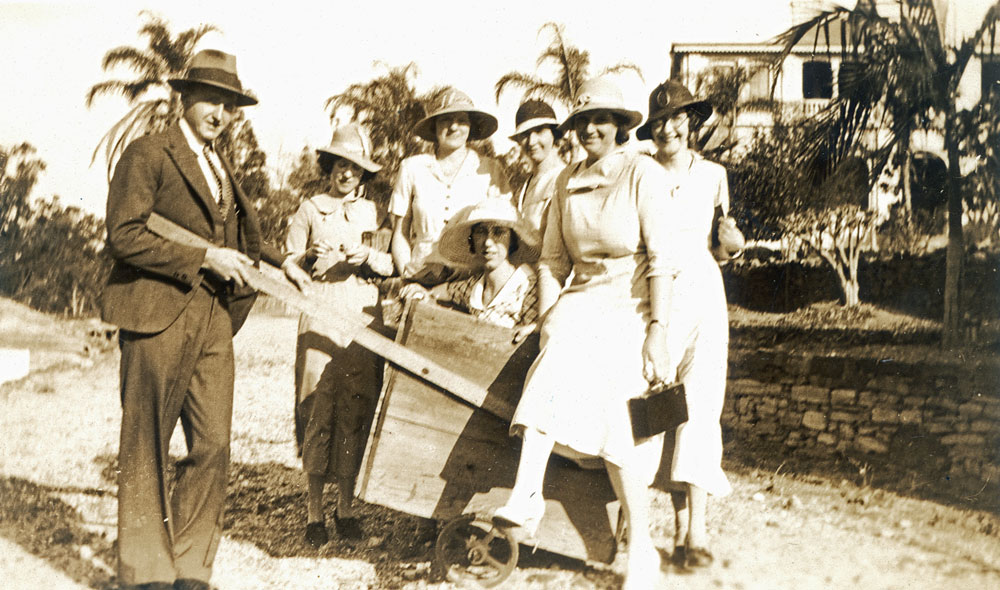 Staff from Frank E Duncalfe's Mens Store in the grounds of Brynhyfryd, 1 High Street,  Blackstone, Ipswich,  c.1932