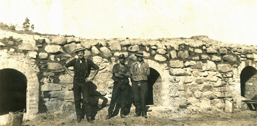 Coalminers in front of the Klondyke Colliery coke ovens, North Ipswich, c.1928