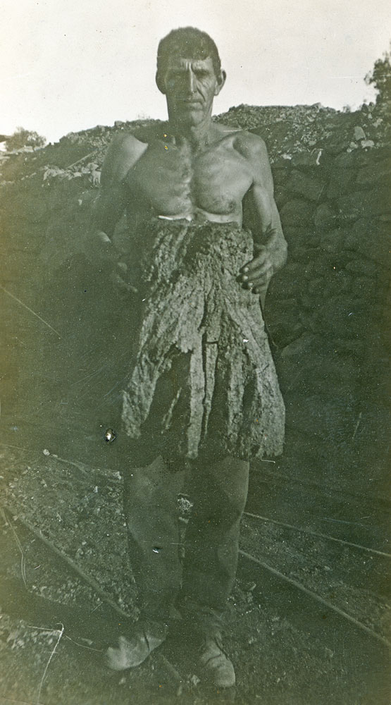 Ben Morgan holding a lump of coal, Klondyke Colliery, North Ipswich, c.1928