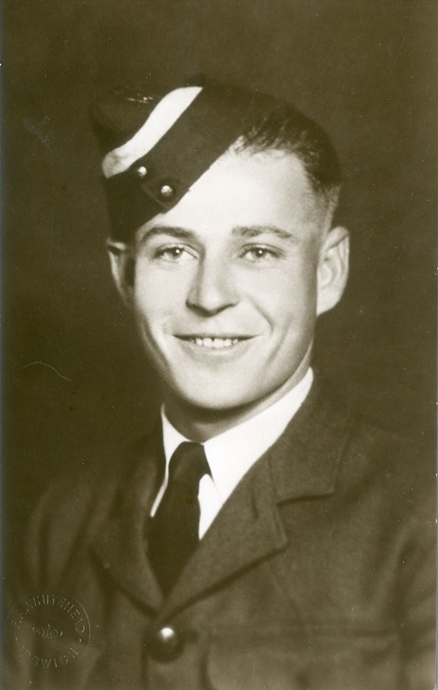 Portrait of Warrant Officer, George William Duncan, Ipswich, c.1940
