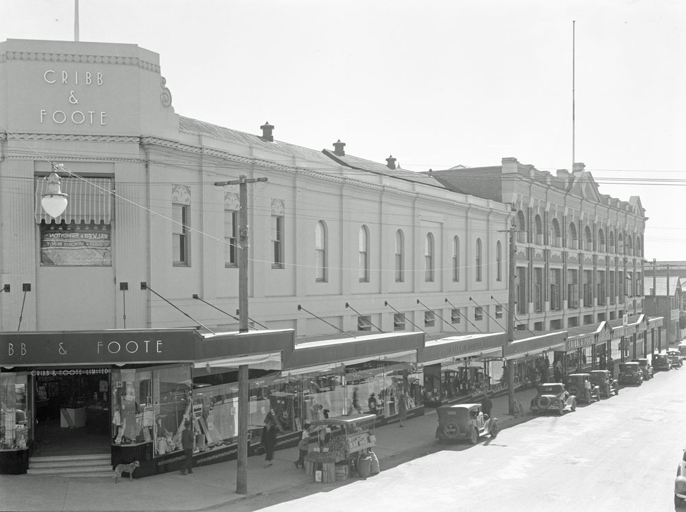 Cribb &amp; Foote store, corner Bell and Brisbane Streets, Ipswich, c.1940