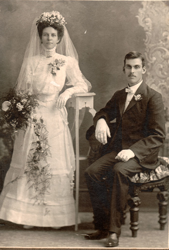 William James and Isabella Walker (nee Nunn) on their wedding day, Ipswich 1909