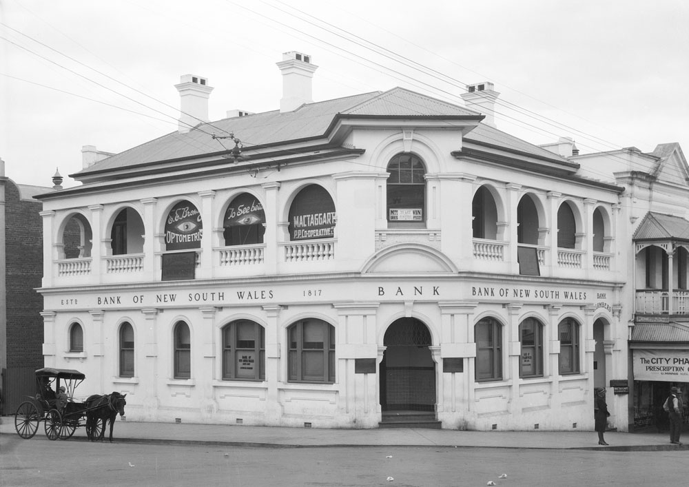 Bank of New South Wales on the corner of Brisbane and Bell Streets, Ipswich, mid 1930s