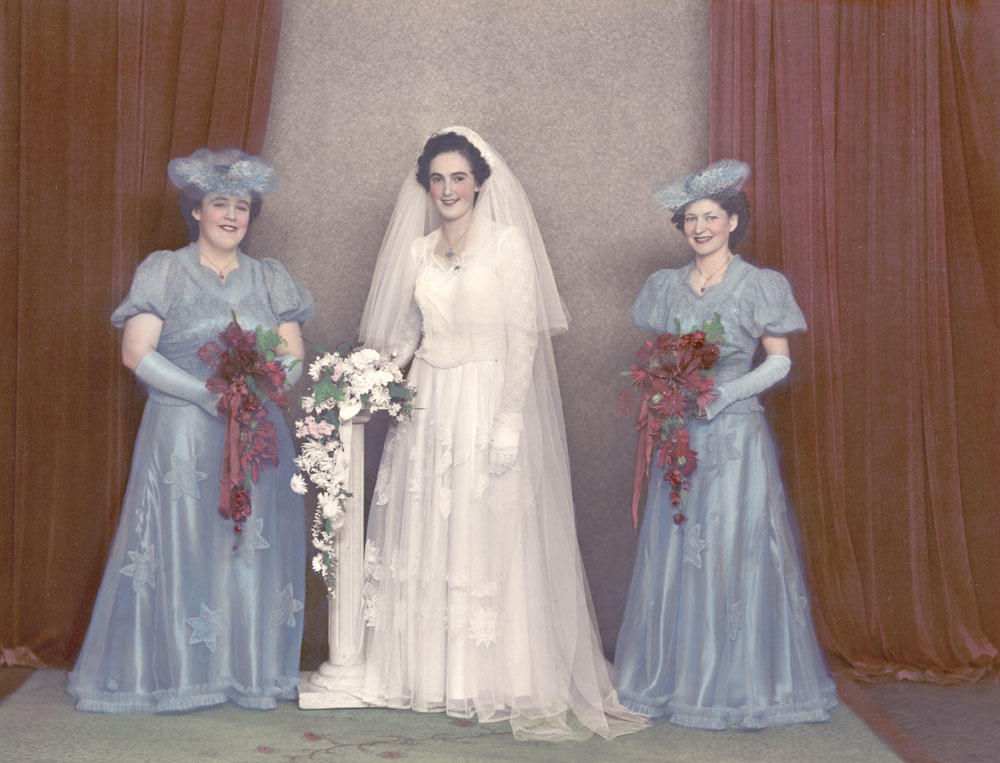 Shirley Verrall (nee Nielson), with her bridesmaids, Ipswich, 1948