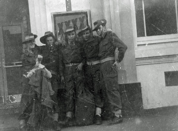 Citizen Military Forces (CMF) reservists in front of the Palais Royal Hotel, Ipswich, 1958-1961