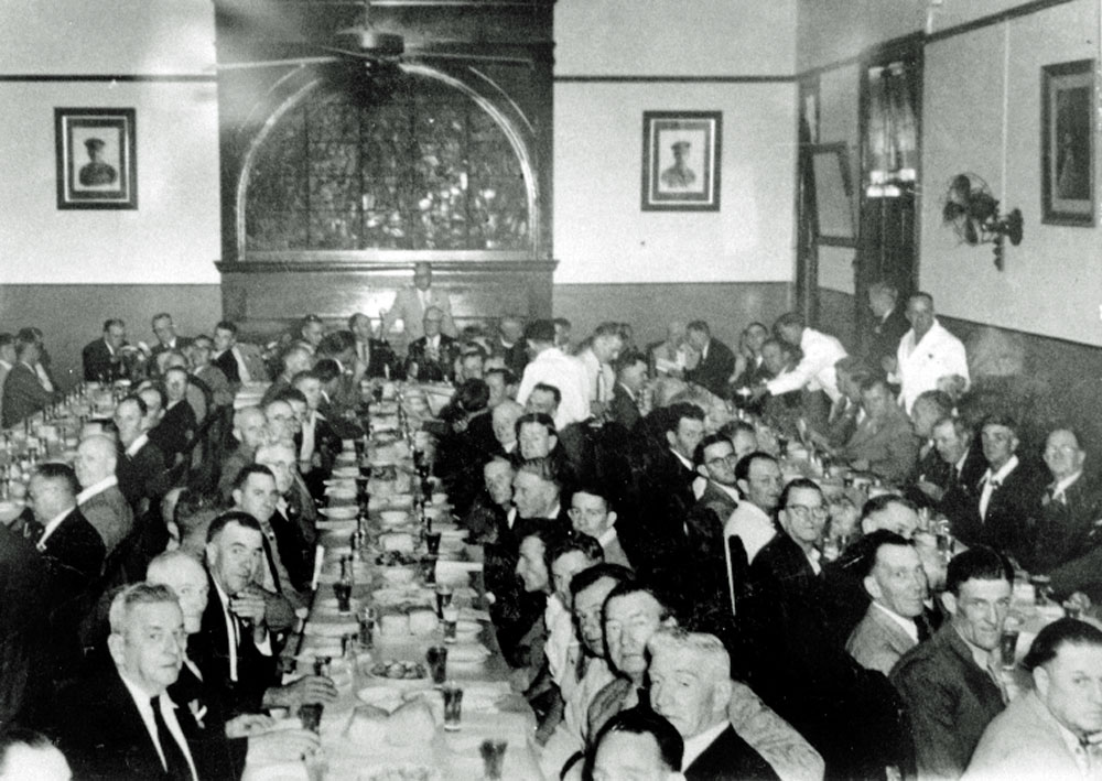 Group of men at a dinner held at the RSL Soldiers Memorial Hall, 63 Nicholas Street, Ipswich, 1960s