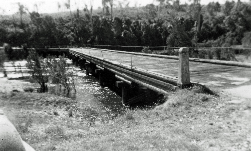 Wivenhoe bridge over the Brisbane River, Lake Wivenhoe, 1949