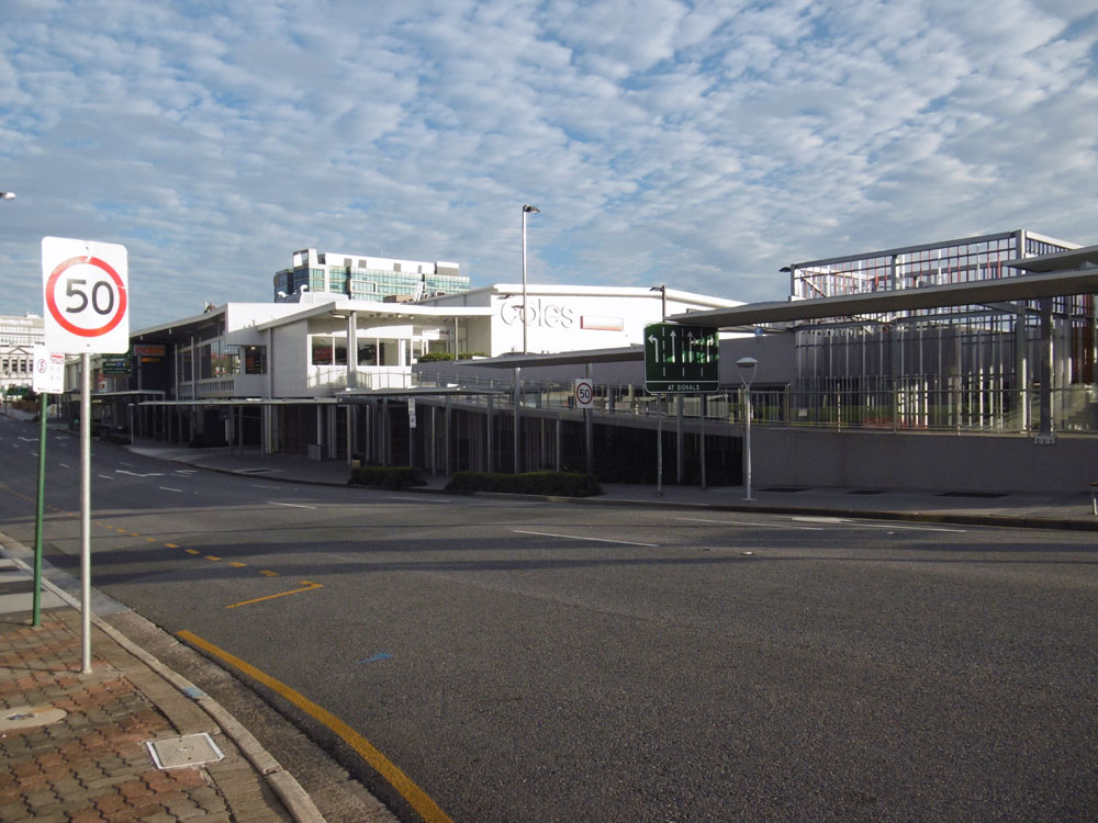 Coles Supermarket, Limestone Street entrance, Ipswich, 2017