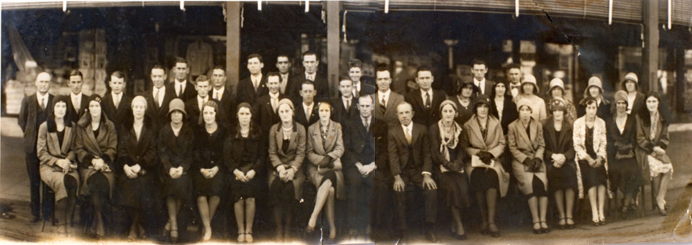 T.C. Beirne staff, in front of store, Ipswich, 1931-1932