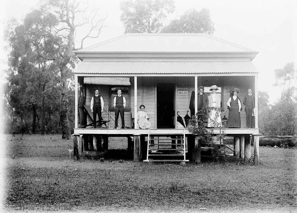 Haenke and Taylor Families, at holiday home Araluen, Woody Point, Redcliffe, 1900s.