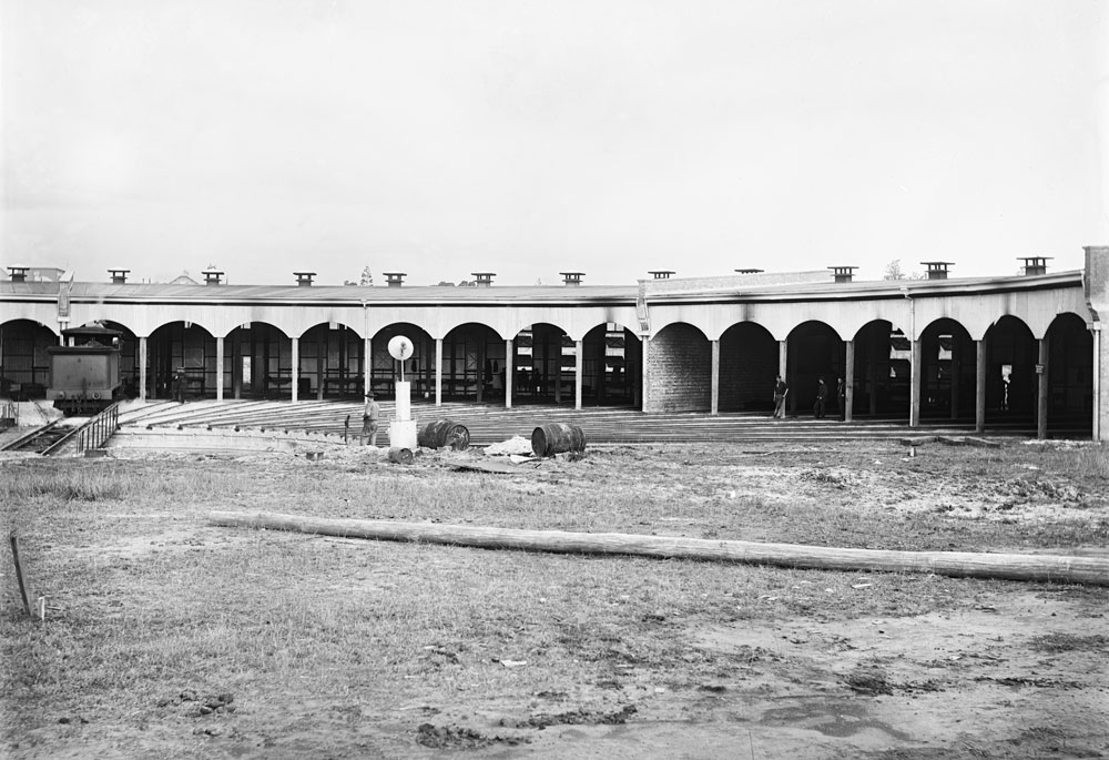 Roundhouse at Ipswich Railway Workshops, North Ipswich, 1910
